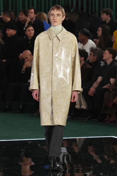 Look 2